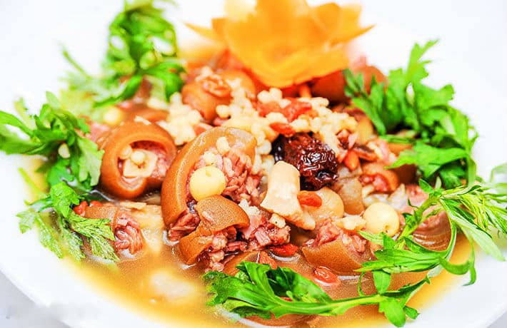 Món đuôi lợn hầm hỗ trợ điều trị hiếm muộn cho nam giới 1 Món đuôi lợn hầm hỗ trợ điều trị hiếm muộn cho nam giới