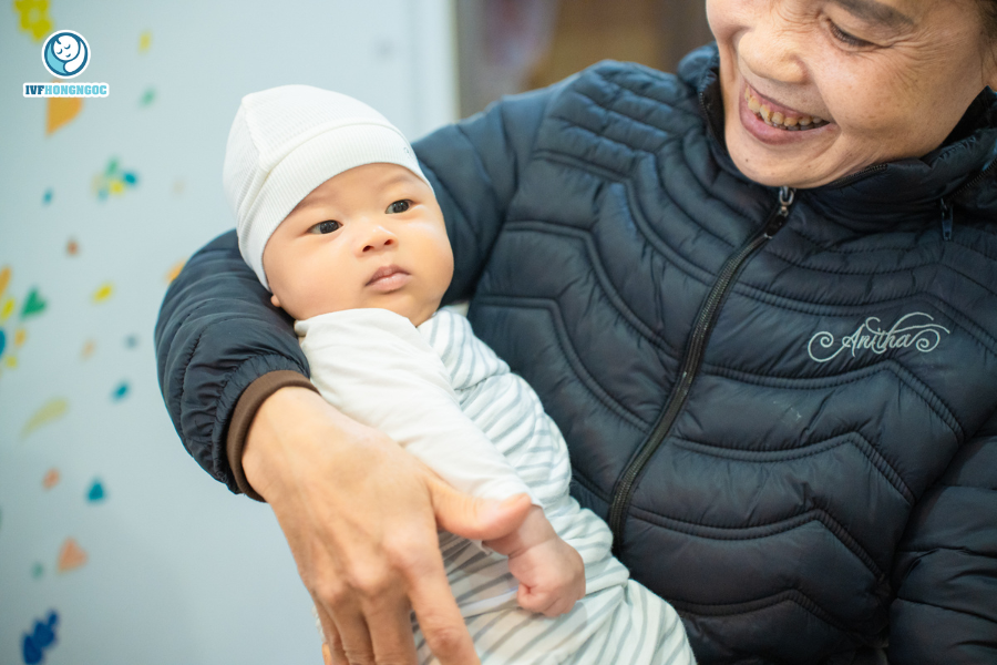 “Em bé phôi” khỏe mạnh chào đời ngay sau lần chuyển đầu tiên “Em bé phôi” khỏe mạnh chào đời ngay sau lần chuyển đầu tiên