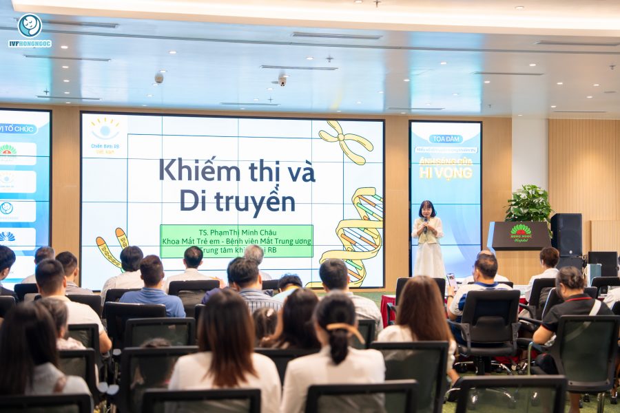 TS.BS. Phạm Thị Minh Châu trình bày tham luận tại tọa đàm TS.BS. Phạm Thị Minh Châu trình bày tham luận tại tọa đàm