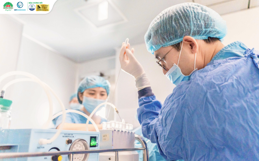 IVM sử dụng noãn chưa trưởng thành được chọc hút và nuôi trưởng thành trong phòng Lab.